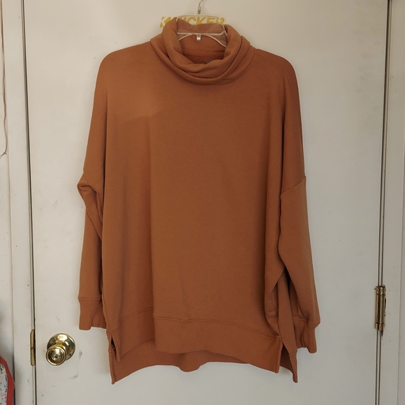 Aerie oversized turtleneck - Picture 2 of 3